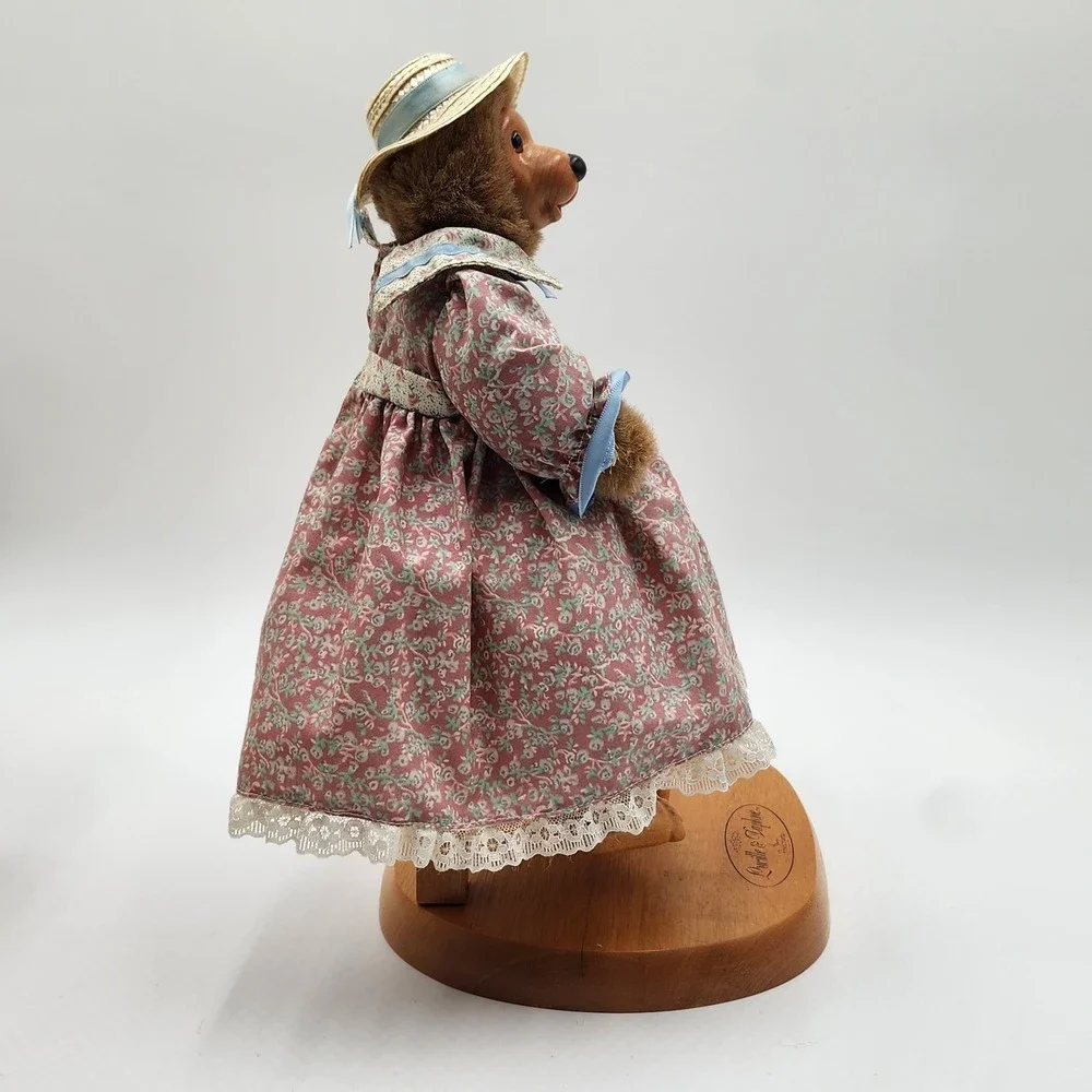 Robert Raikes Lucille Daphne Bears Wood Face 1991 Display Set Tags Box Included‎